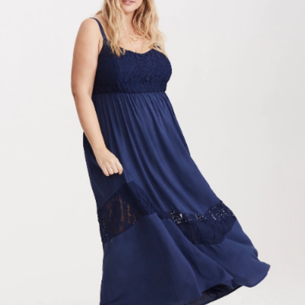 navy blue TORRID maxi dress size 3--short length!!
